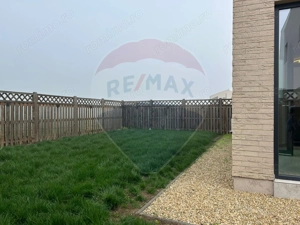 Vilă cu 4 camere de vânzare in Liziera de Lac - imagine 13