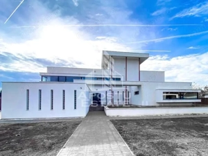 Casă/vilă/spațiu comercial–650mp utili/teren 3000 mp-COMISION 0!