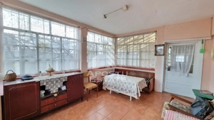 Casa individuala de vanzare cu 3 camere si 2 fronturi Giarmata - imagine 7