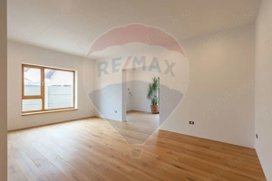 Casă / Vilă cu 3 camere de vânzare - imagine 14