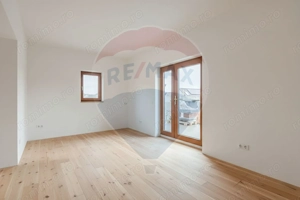 Casă / Vilă cu 3 camere de vânzare - imagine 8