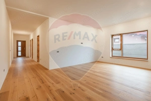 Casă / Vilă cu 3 camere de vânzare - imagine 12