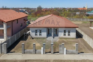 Casă / Vilă cu 3 camere de vânzare