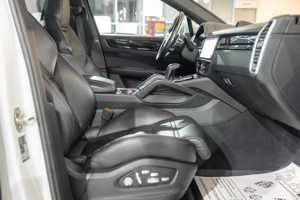 Porsche Cayenne Coupe 3.0 eHybrid V6 - imagine 12