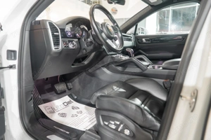 Porsche Cayenne Coupe 3.0 eHybrid V6 - imagine 13