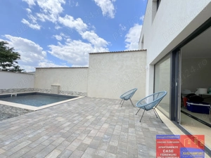 Casa cu piscina tip duplex in Vanatori constructie 2023