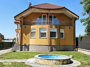 De vânzare casă cu 5 camere în Episcopia și teren generos