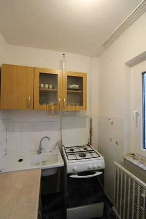 St. Invatatorului, o camera, perfect pentru o persoana sau cuplu. - imagine 5