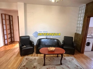 Apartamemt 3 camere decomandat CETATE Stadion, cu balcon, parcare, mobilat si utilat complet - imagine 2