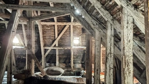 Pod spaițos, transformabil în apartamente, 285 mp, Piața Sfatului - imagine 8