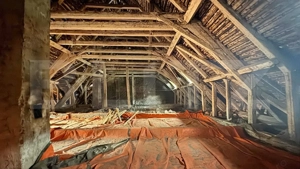 Pod spaițos, transformabil în apartamente, 285 mp, Piața Sfatului - imagine 2