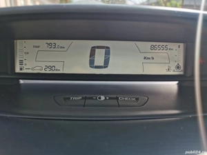 Citroen C4 din 2005 cu kilometrii putini 86 500 - imagine 2