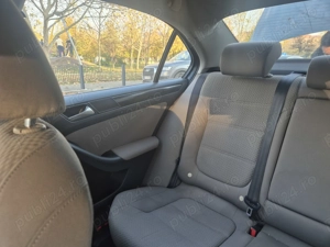 Volkswagen Jetta 2.0, 140CP, 2011 - imagine 11
