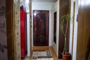 Apartament   3 dormitoare, 2 băi, 2 balcoane -Girocului(in spate ESO) - imagine 4