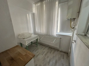 Garsoniera, etaj 1 - Cugir - imagine 8