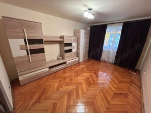 Apartament 3 camere, decomandat - zona Cetate