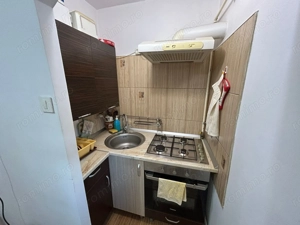 Apartament 3 camere, decomandat - zona Cetate - imagine 12