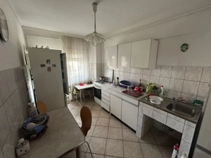 Apartament 3 camere, etaj 1 - zona Centru - imagine 4