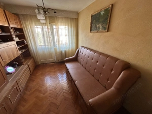 Apartament 3 camere, etaj 3 - zona Cetate