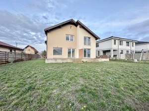 Duplex cu 3 camere si 3 bai la cheie - Mosnita 