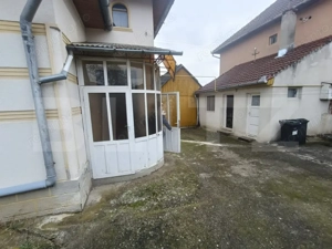 Casă 50 mp cu 2 camere + anexă, garaj și teren 719 mp zona Lidl - imagine 2