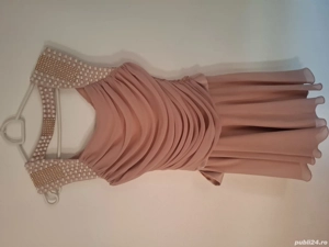 Vând rochie elegantă 