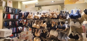 Vand spatiu comercial in Deva, zona 1 Decembrie (Ultracentral), suprafata utila 49,18 mp, vitrina  - imagine 3