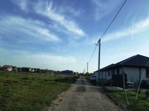 teren intravilan 500 MP in LIVADA DE BIHOR  cu PUD SI PUZ  inclusiv CURENT se poate construi imediat - imagine 4