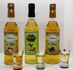 Vand tuica de gutui, pere si prune.