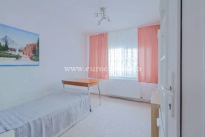 Apartament cu 3 camere de vânzare în Mangalia, str.Rozelor - 150 m pana la plajă