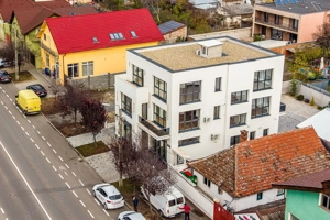 Clădire nouă P+2 cu showroom și birouri în Arad