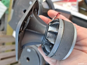 Benton difuzoare putere bass si twter voce  - imagine 2