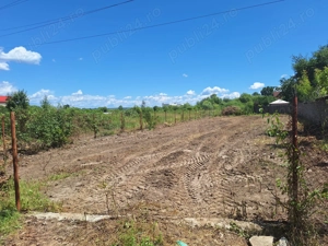 Teren intravilan curți construcții 