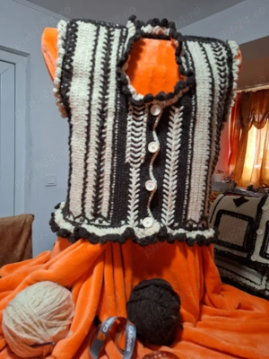 Veste din lana crosetate manual - imagine 2