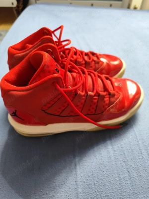 Adidași jordan mărimea 38