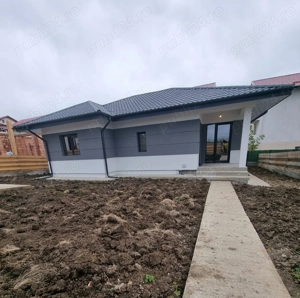 Vând casă individuală cu 500 mp teren Miroslava-Horpaz