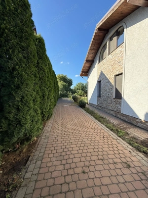 Proprietate Deosebita in Radauti . Casa de vanzare cu 1000mp2 teren direct proprietar Comision 0% - imagine 4