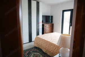 Casă / Vilă cu 5 camere de vânzare - imagine 10