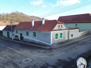 Casă / Vilă cu 4 camere de vânzare - imagine 2