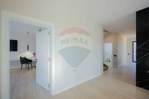 De vânzare Vilă cu 8 camere în Sânmartin, 290 mp util, teren 1100 mp - imagine 16