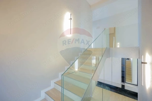 De vânzare Vilă cu 8 camere în Sânmartin, 290 mp util, teren 1100 mp - imagine 20