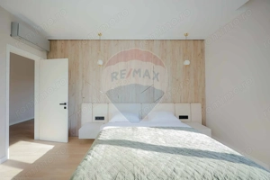 De vânzare Vilă cu 8 camere în Sânmartin, 290 mp util, teren 1100 mp - imagine 17