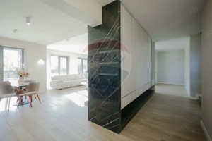 De vânzare Vilă cu 8 camere în Sânmartin, 290 mp util, teren 1100 mp - imagine 4