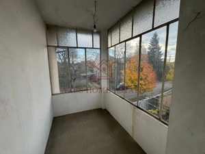 Investiție cu potențial: 2 apartamente + mansardă – Comison 0 - imagine 3