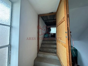 Investiție cu potențial: 2 apartamente + mansardă – Comison 0 - imagine 12