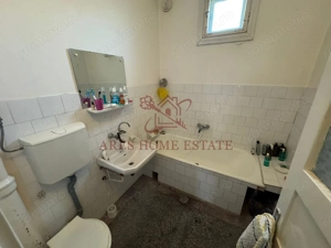 Investiție cu potențial: 2 apartamente + mansardă – Comison 0 - imagine 10