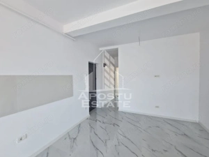 Apartament cu 2 camere, nemobilat, zona Giroc, Loc de parcare inclus