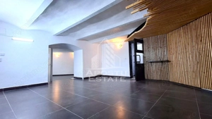 Spatiu comercial central la subsol