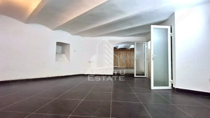 Spatiu comercial central la subsol