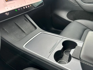 Tesla Model Y - imagine 19